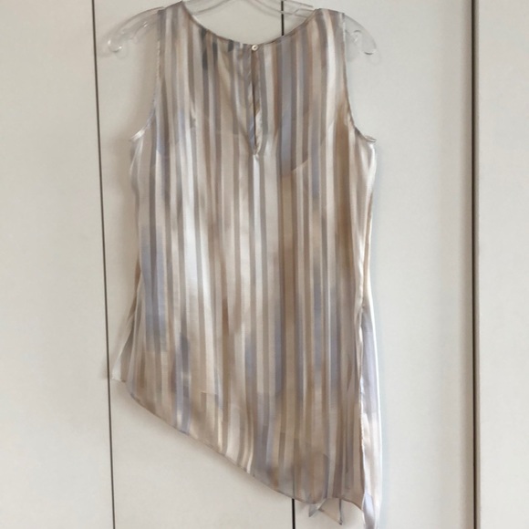 WHBM Asymmetrical top - Picture 3 of 6